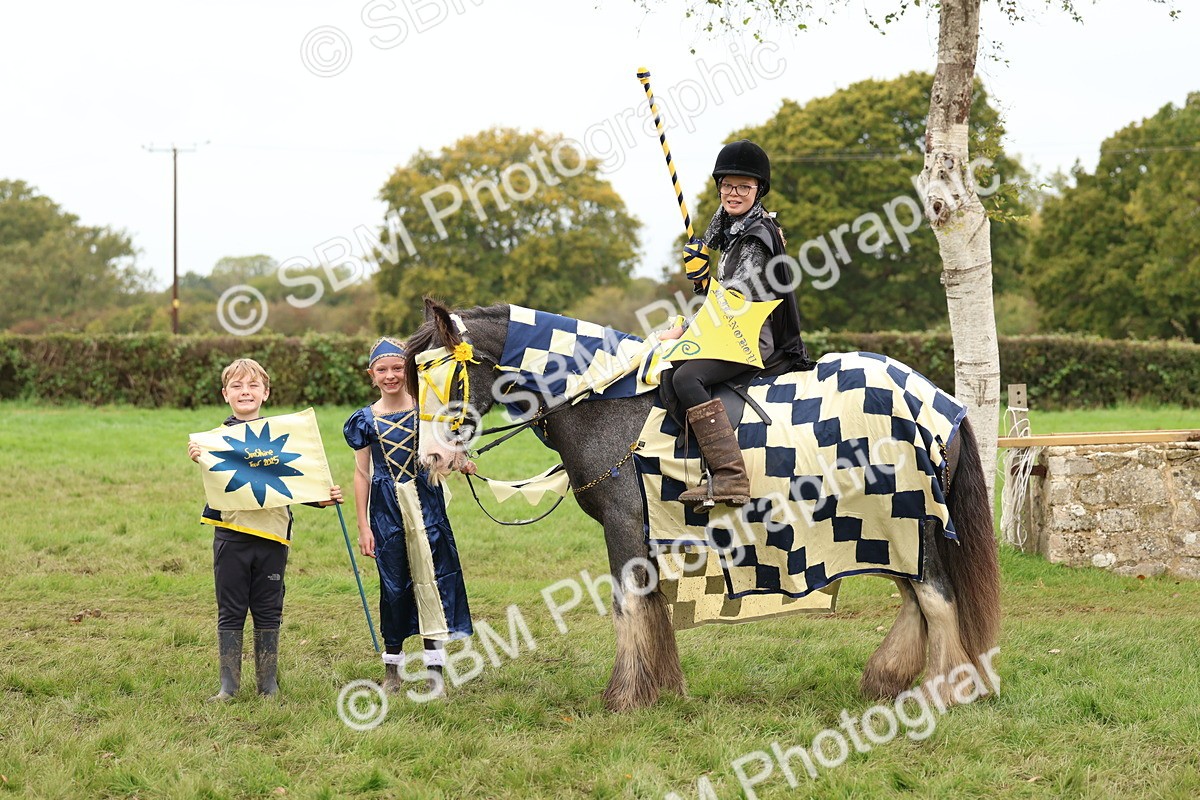 SBM_61670 - S37a - Fancy Dress Showing