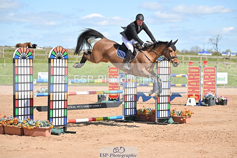 240420A-144535-11803 - Cls 7, 2 Star Medium Tour 1.35m