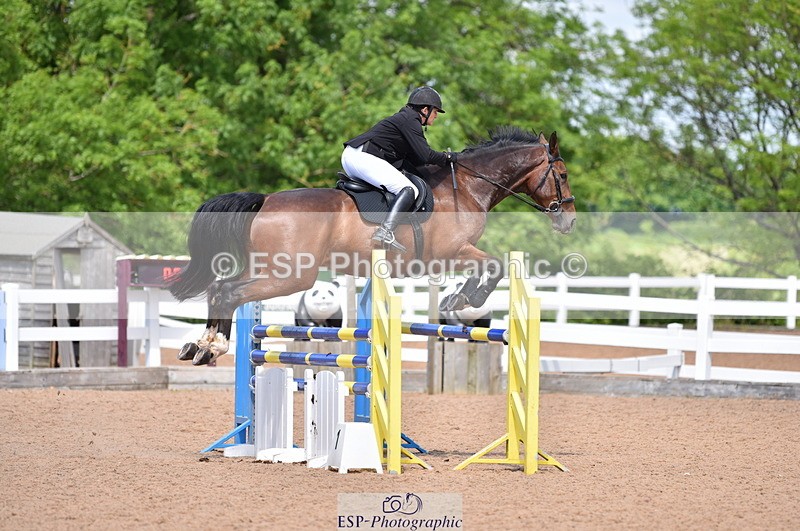 230531A-122118-00270 - Cls 4 Newcomers & 1.10m Open