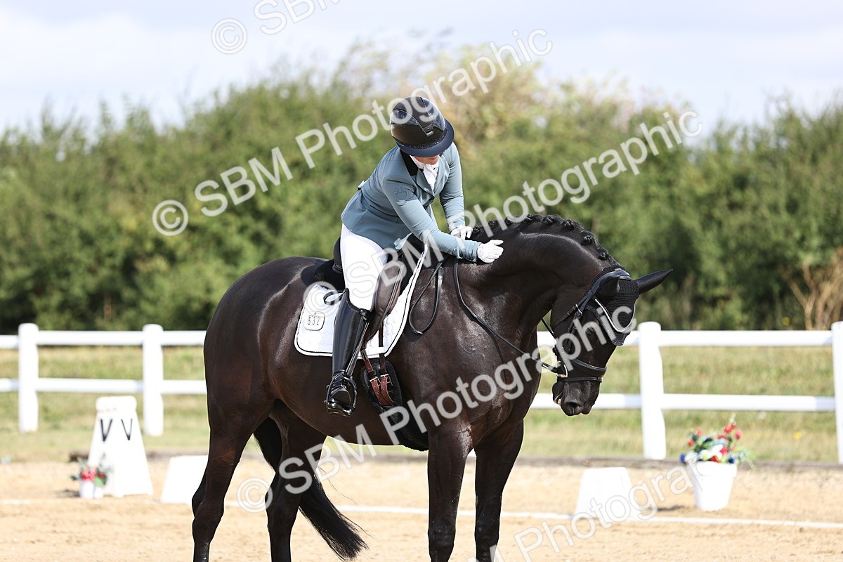 SBM_016087 - Class 14 - Novice 23 - 10.29-11.32