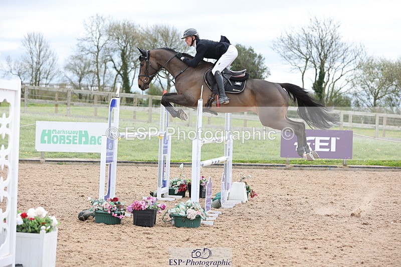 240419A-115837-06922 - Cls 6, 2 Star Medium Tour 1.35m