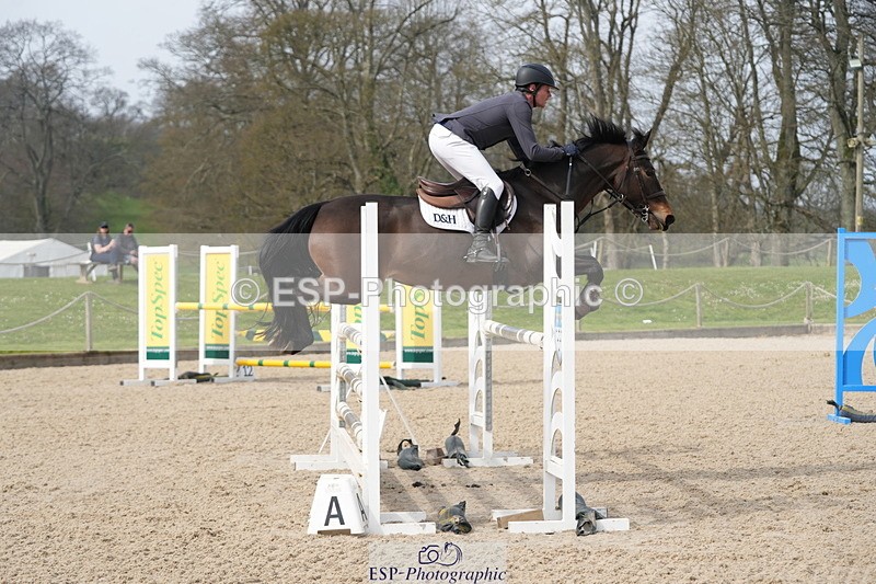 260322A-131607-01822 - 12 Newcomers 1m 10 Open