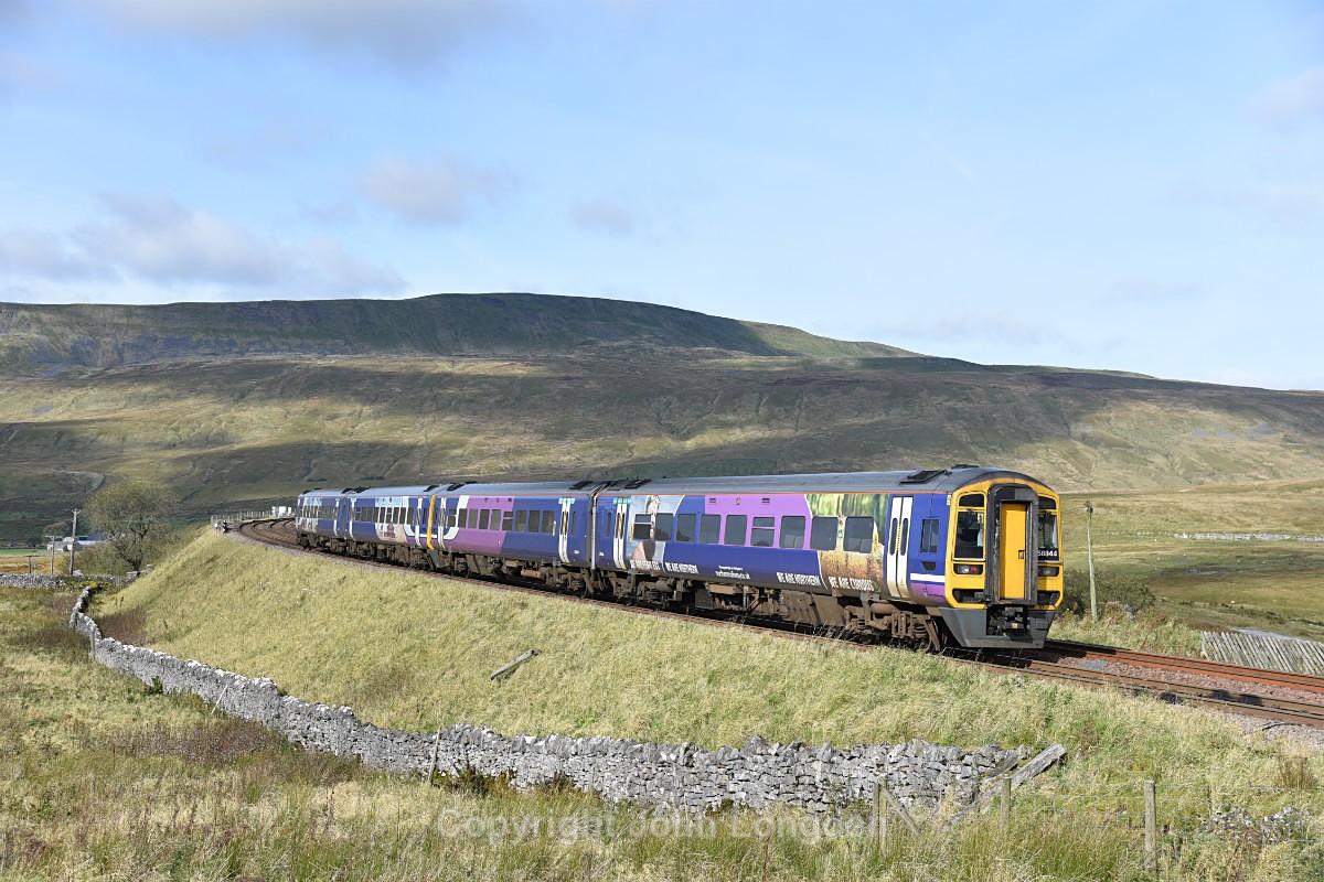 JL - 6.10.10 158844 09.47 Leeds - Carlisle, Ribblehead - Ribblehead