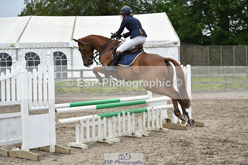 230512-094528-00385 - Cls 10 Snr 85cm Schooling