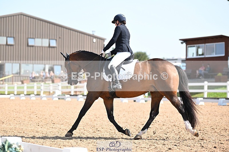 250816-105143-03479 - 047-Hannah.RogersWoodendfarm.Viva