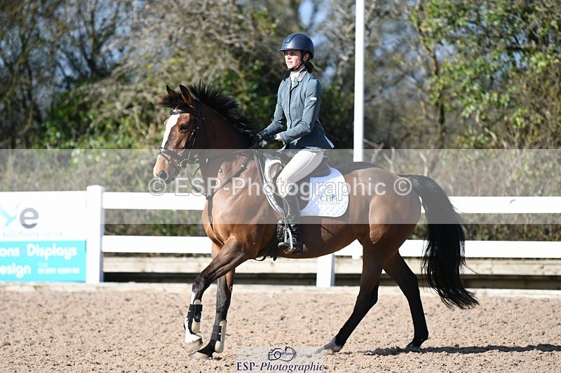 250330-102036-06072 - Cls 32 British Novice and 90cm