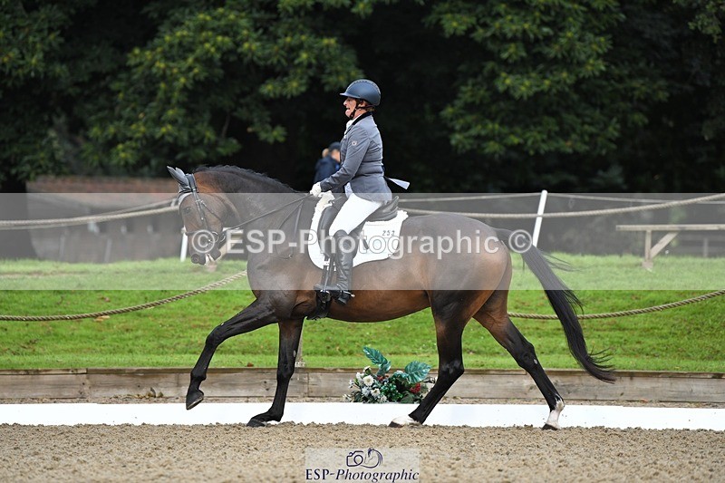 230812-090211-02699 - Cls 6 Novice Silver Start to 10.20 break