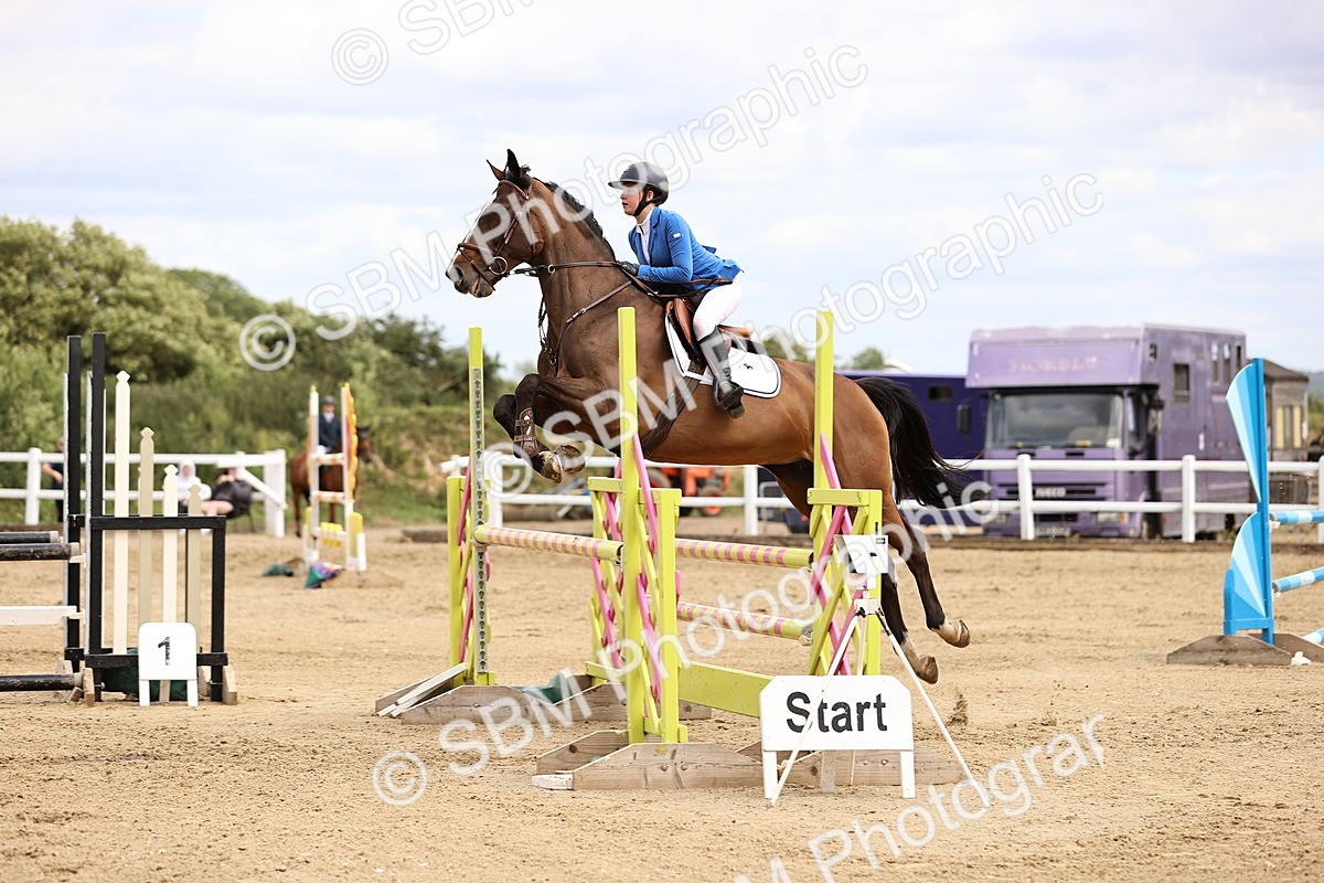 SBM_000459 - Class 4 - 1m showjumping