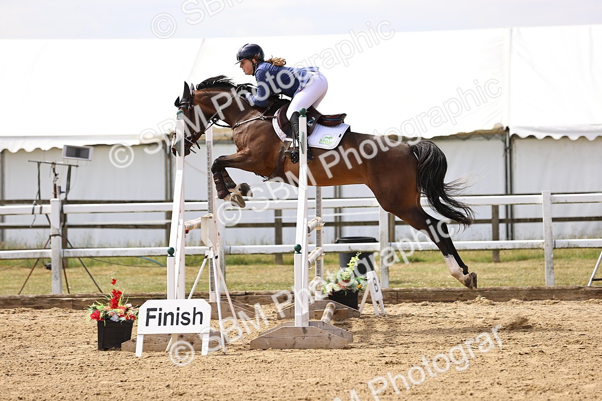 SBM_009751 - Class 8 - Senior Newcomers - 1.10  Open