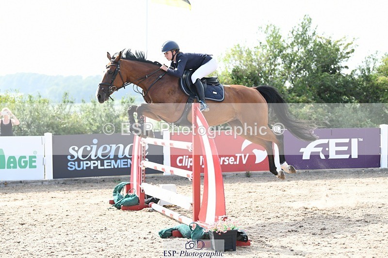 250725-164217-03995 - Cls 10 1.05m Amateur Quali
