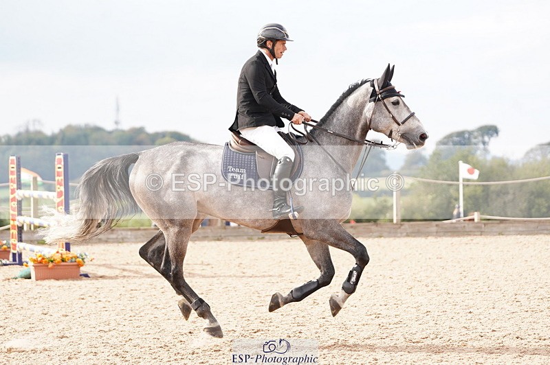 241004A-150322-00869 - Fri 04 Snr Fox & 1.20m Open