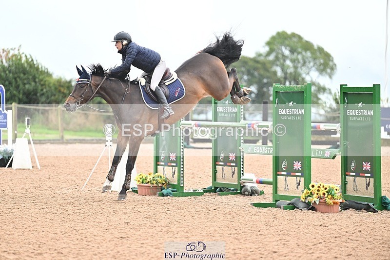 251003-133940-01182 - Cls 3 Foxhunter and 1.20m