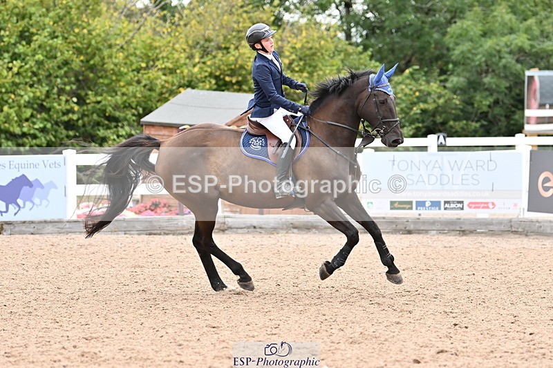 250820B-124801-00610 - Cls 4 Newcomers and 1.10m Open