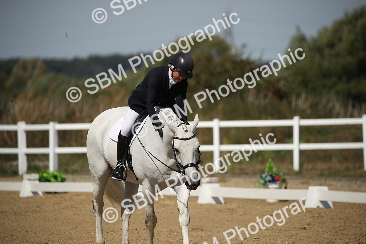 SBM_005048 - Class 11 - Novice 5 - 11.41-12.58