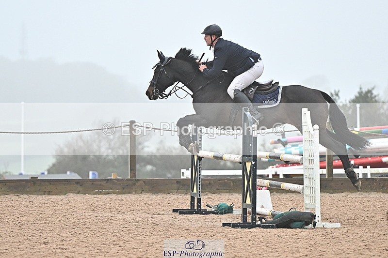 241103A-105104-06774 - SUN Cls 18 British Novice and 90cm Open