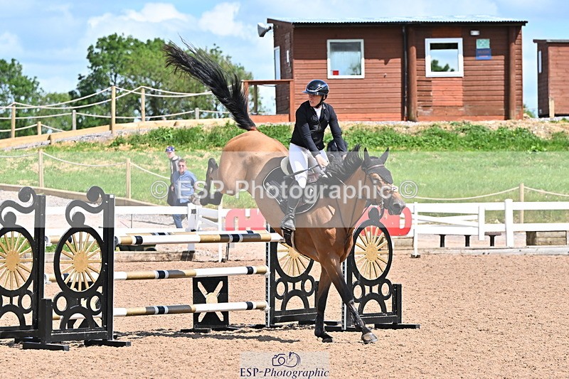 240619A-152609-00805 - Cls 5 Snr Foxhunter and 1.20m Open