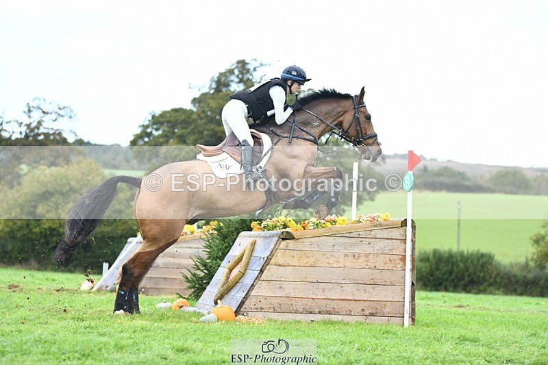 231022-133913-28715 - 330-TRINITY.THANKS.AWFULLY-Imogen.Gloag-XC