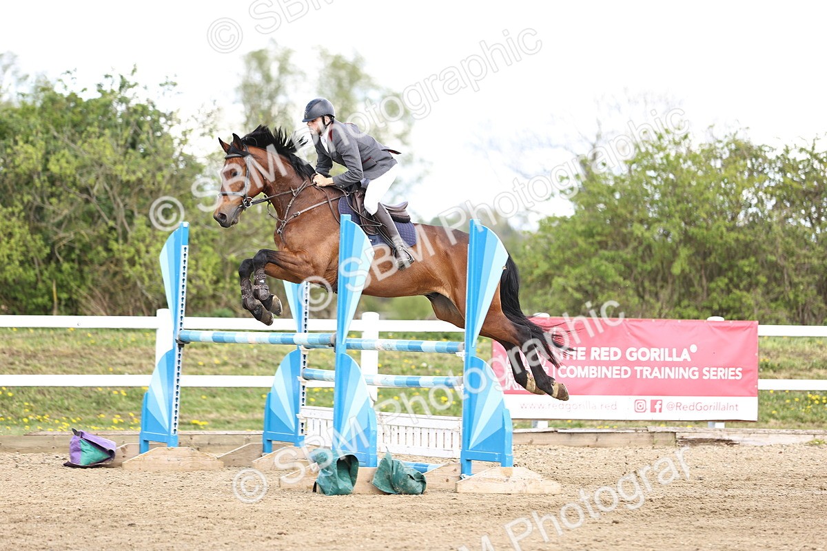 SBM_004038 - Class 17 - Senior Newcomers - 1.10m