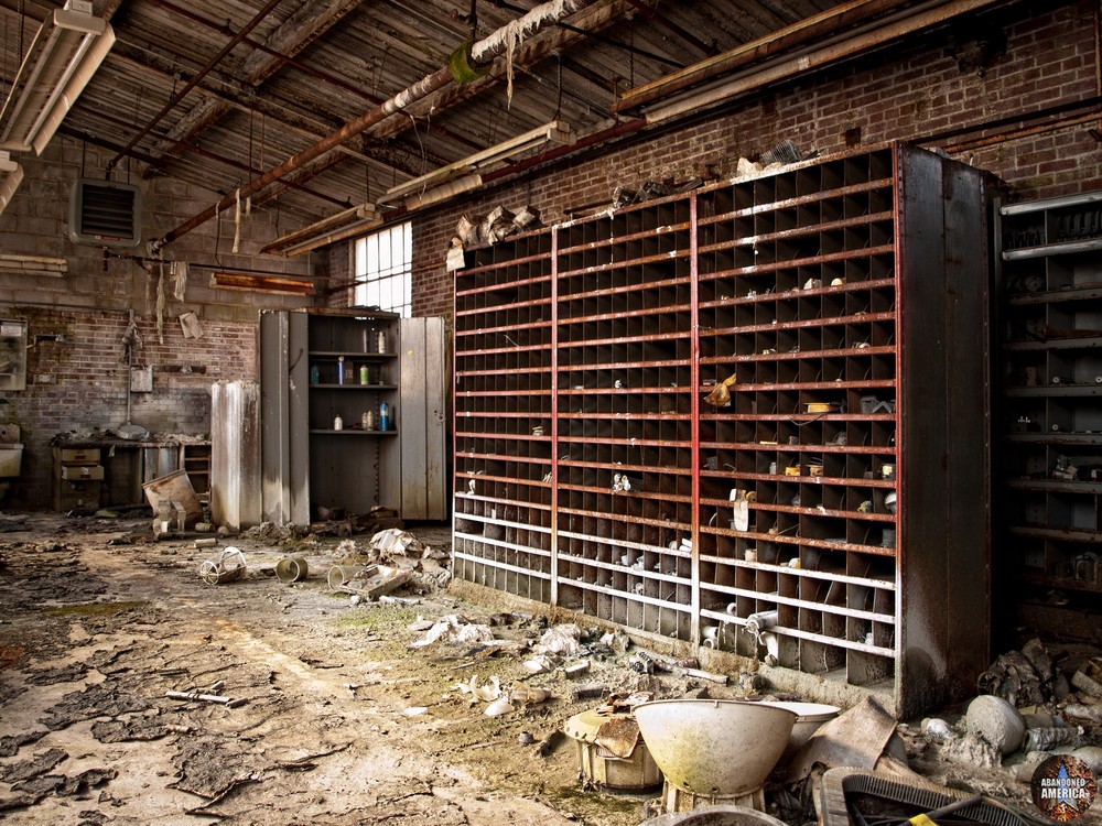 New Jersey Zinc (Palmerton, PA) | Supply Room - New Jersey Zinc