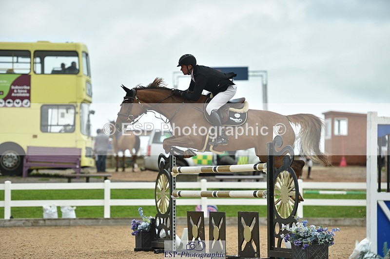 230723A-140620-12165 - Cls 24, 1 Star Gold 1.30m