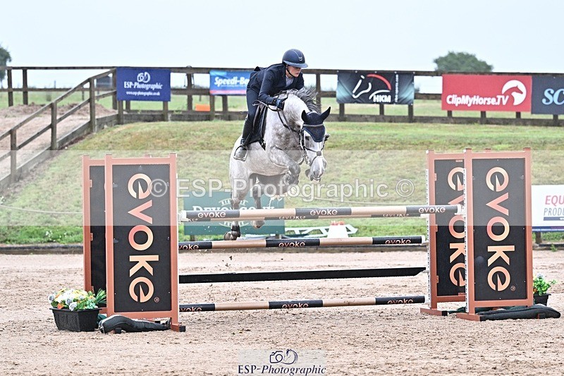 250731-100201-00282 - Cls 02 Snr Fox 1st Rnd