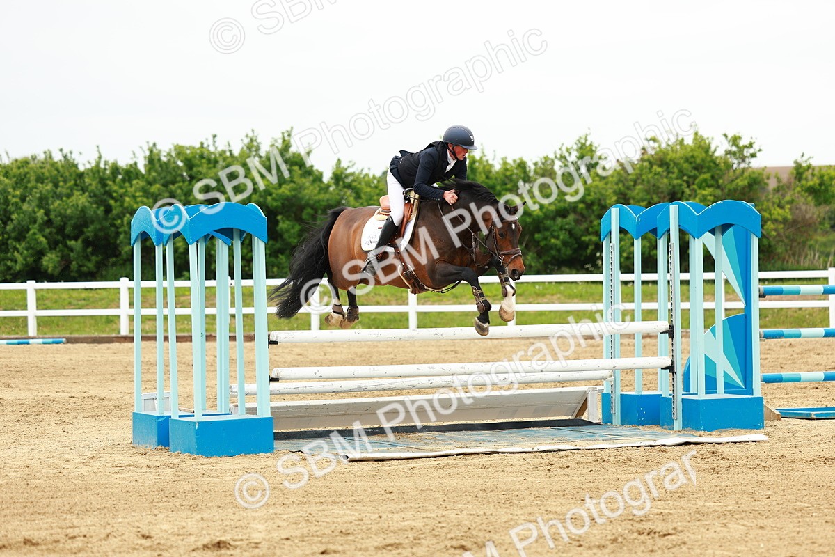 SBM_001065 - Class 5 - Senior Foxhunters - 1.20m