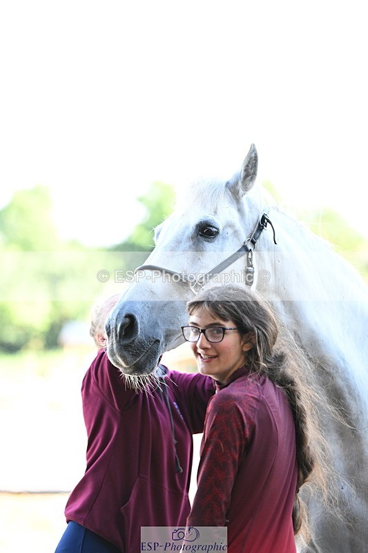 240809A-085821-00035 - Stable Shots