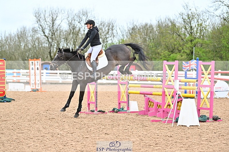 240501A-140140-00929 - Cls 8 Snr Foxhunter and 1.20m Open