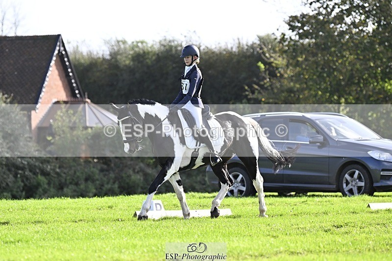 241025-142707-09651 - 387-Kelly.Knockaert-PIPER.II