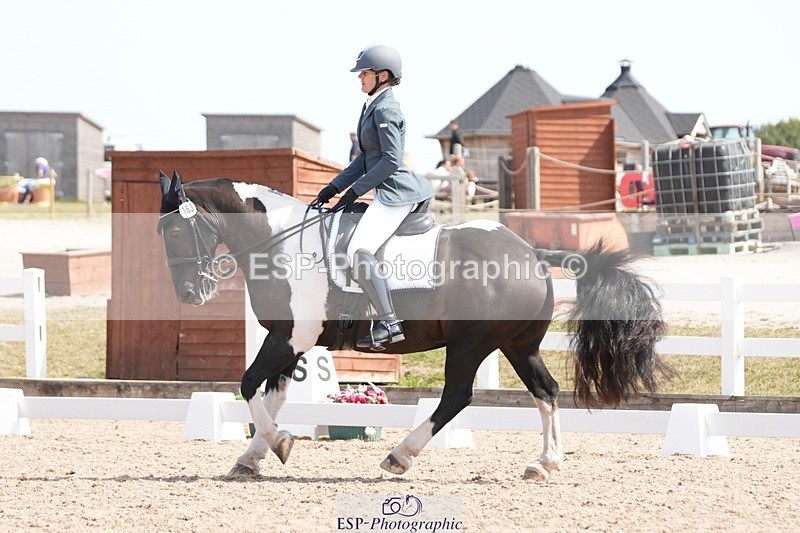 250817-122814-09074 - 163-Hannah.TownleyThe.Domino.Effect