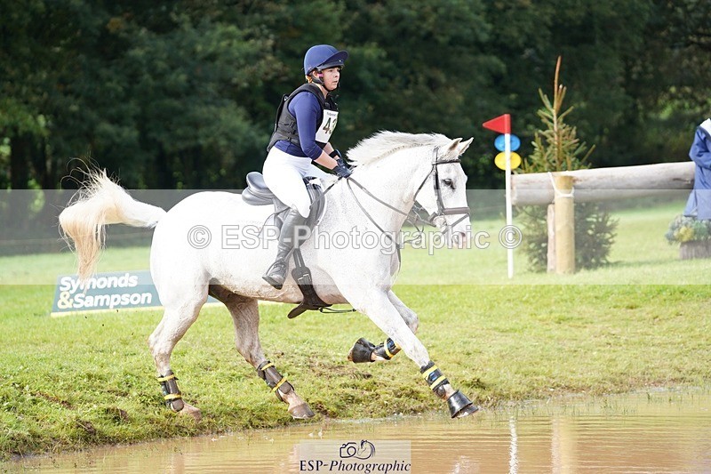 231021-133950-17391 - 437-DONBEG.GREY-Hannah.Underhill-SC+XC