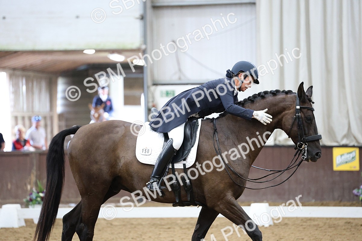 SBM_004732 - Class 9 - FEI Inter 1 Gold - 16.59-17.47