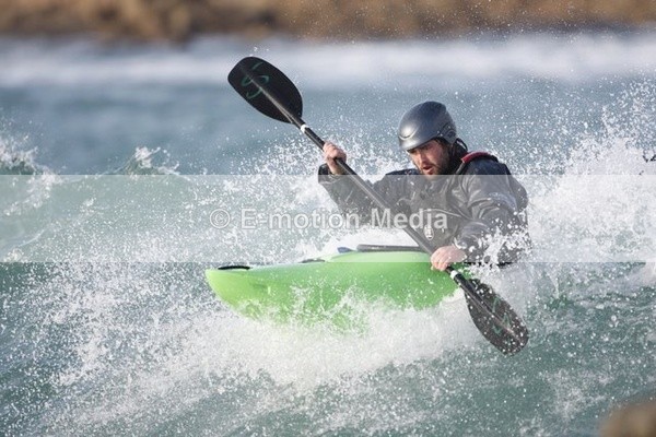 KY 170109-3 - Kayaking