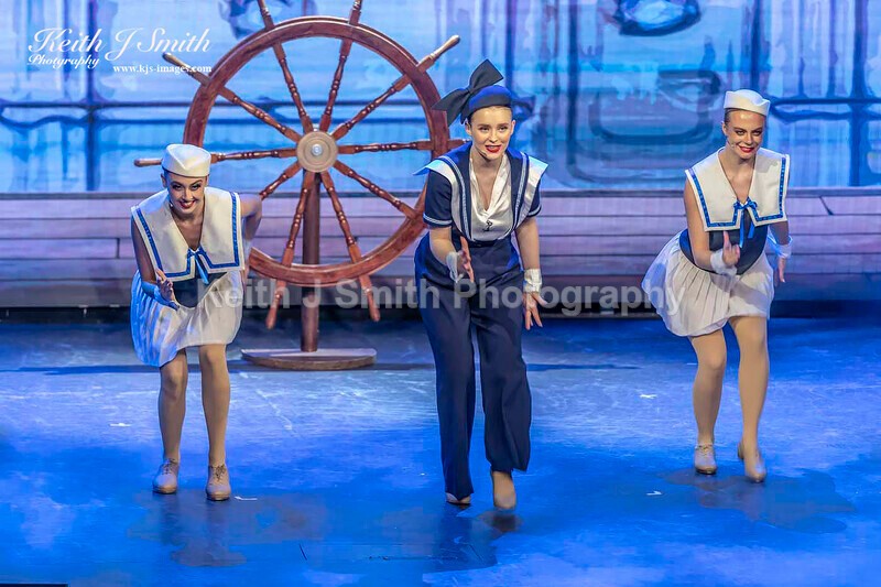 6KJS0217 - Ambition show team