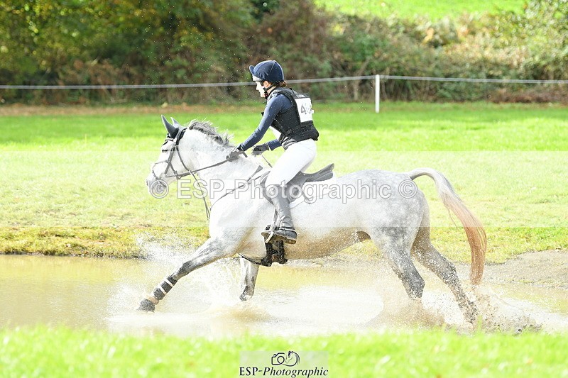 251025A-131709-19935 - F-464-Sophie.Aldrich