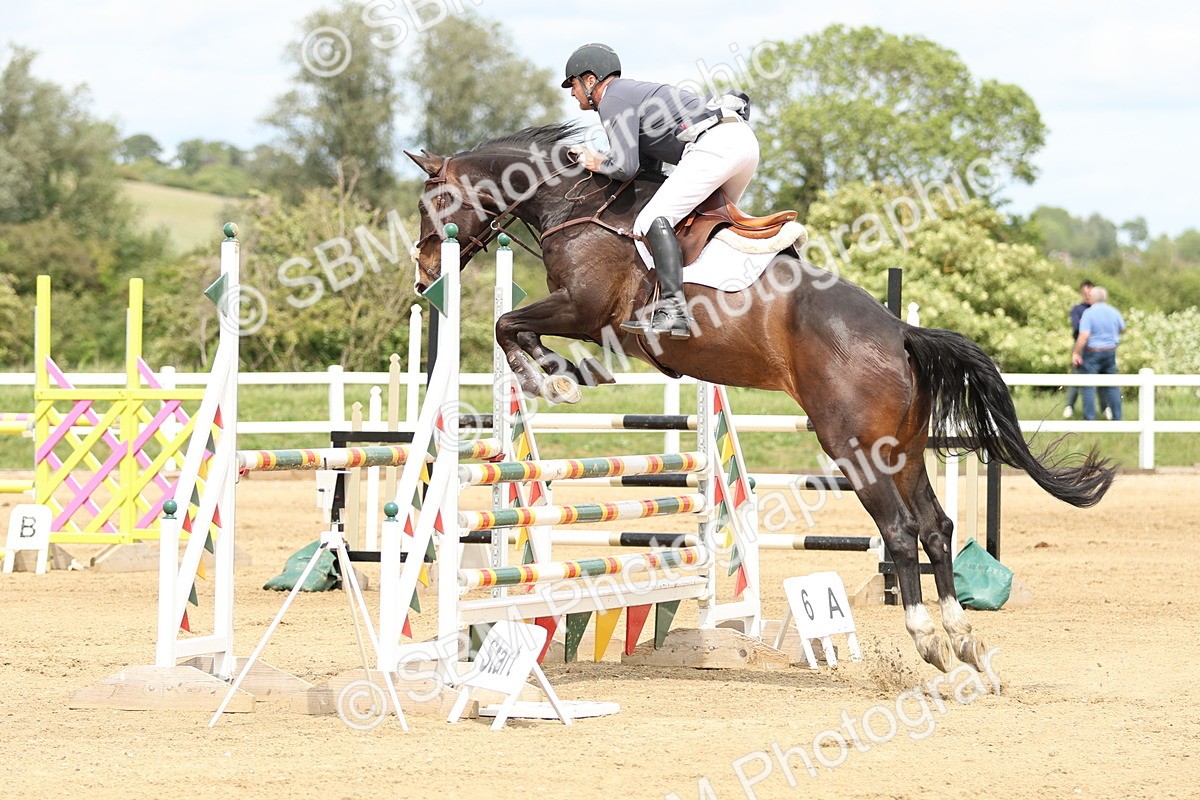 SBM_001103 - Class 4 - Senior Newcomers - 1.10m