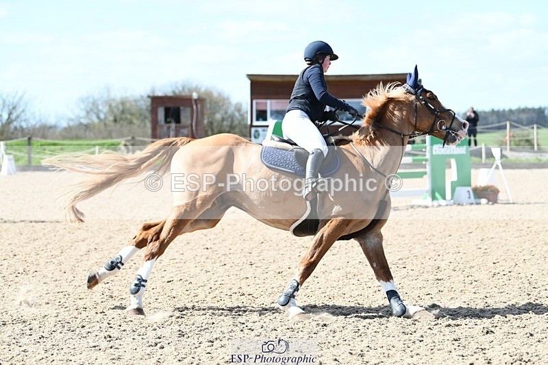 250328-122700-00964 - Cls 3 Snr Foxhunter