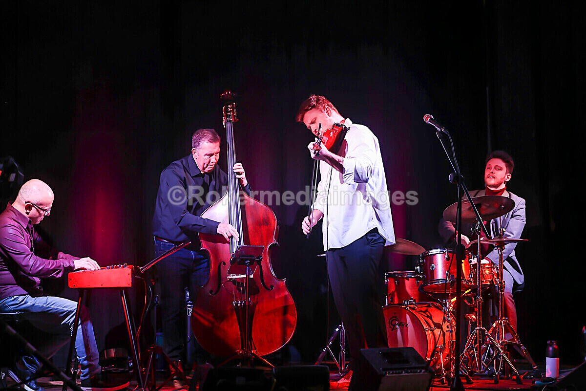 AMP  Ben-17 - AMP TRIO + Ben Holder