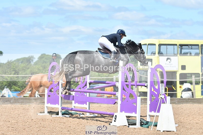 240609A-122022-05128 - Cls 18 Snr Newcomers and 1.10m Open