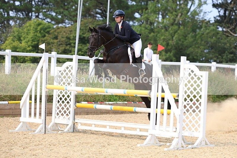 3E7A2525 - Class 8: Senior Newcomers/1.10m open