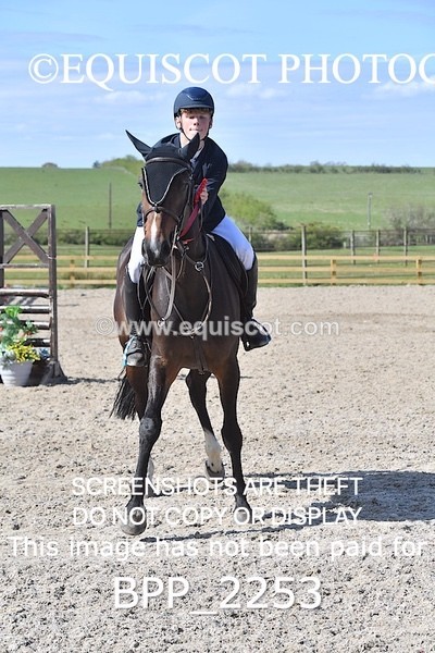 BPP_2253 - CLASS 22 SUN Senior BritiNovice/ 90cm Open