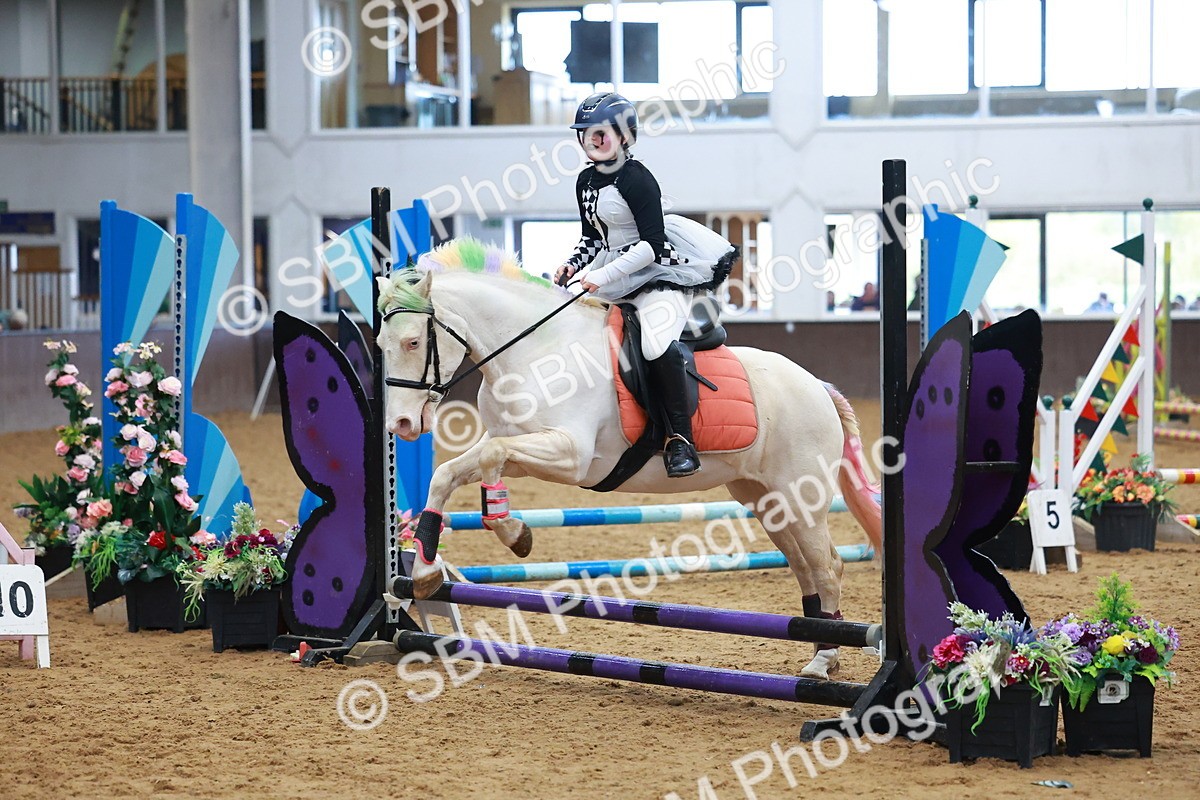 SBM_001665 - Class 3 - Horse & Hound (60cm)