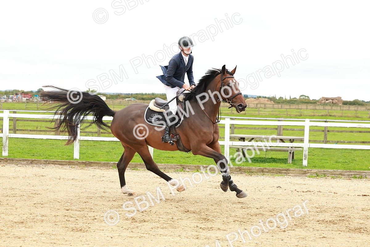 1I0A7025 - Class 2 - Senior British Novice