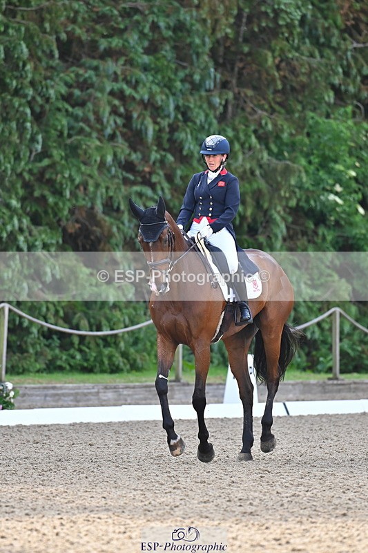 250523A-090225-05393 - D-451-Laura.Collett-DRUMGIVEN.MR.CHARISMA