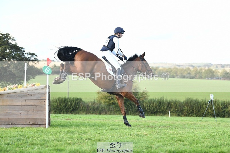 231022-144914-29081 - 327-ENSOR.VAN.HET.HELLEHOF-Francesca.Swallow-XC