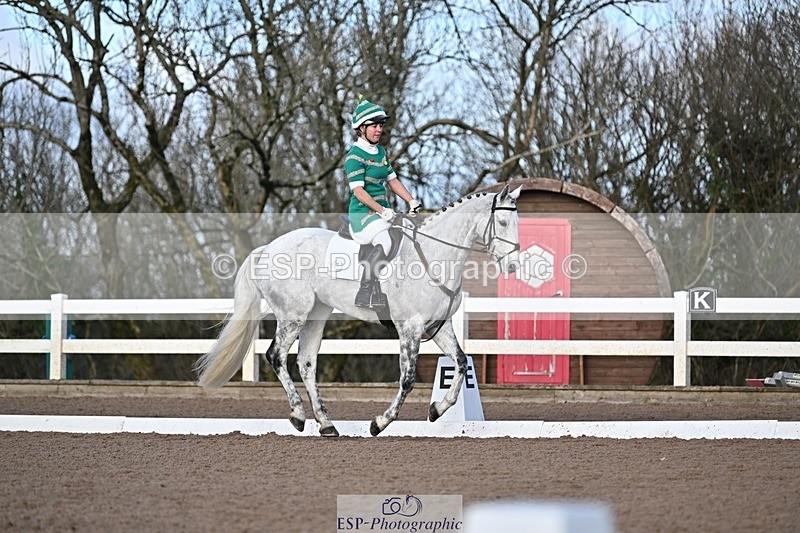 241214-111821-01364 - 105-Janine.Paterson-Machas.Grey