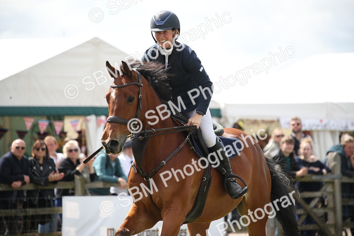 SBM_17454 - Class 208 - Senior Foxhunter 1.20m Open