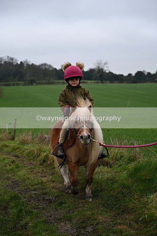 WJ7_9551 - Walk out..