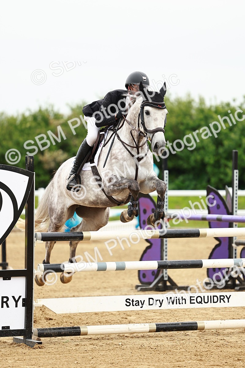 SBM_001015 - Class 4 - Senior Newcomers - 1.10m