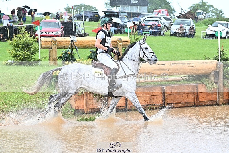 240526-124117-22124 - 404-DEERPAIRC_REVELRY-Max_Warburton